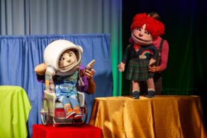 Śremski Ośrodek Kultury spektakl ,,Karola i przyjaciele każdy coś ma!"