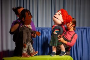 Śremski ośrodek kultury spektakl ,,karola i przyjaciele każdy coś ma!'' 10