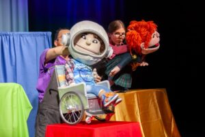 Śremski ośrodek kultury spektakl ,,karola i przyjaciele każdy coś ma!'' 5